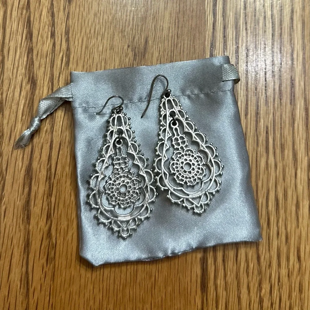 Silver Filigree Dangle Earrings Size‎ 2 1/2”